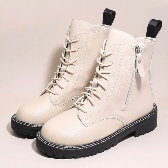 Ivory/off white lugsole boots - Picture 2 of 4